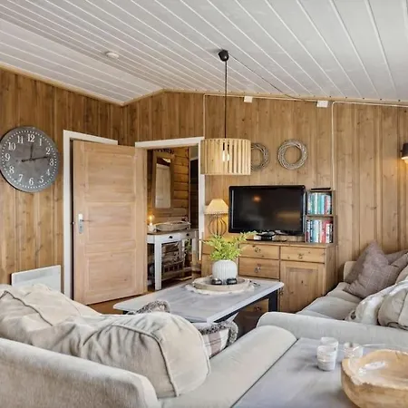 Cozy And Comfortable In The Center Of With A Large Terrace Ferienhaus