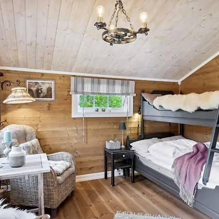 Semesterbostad Cozy And Comfortable In The Center Of With A Large Terrace