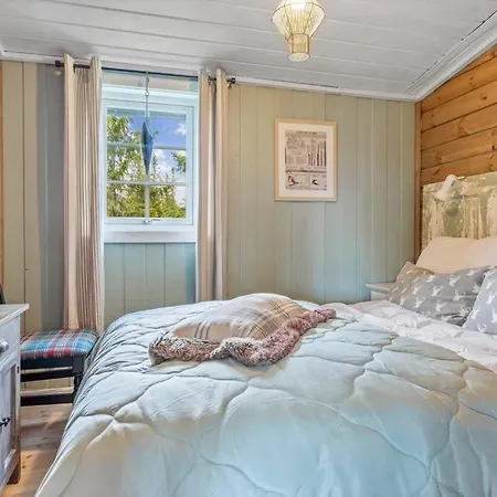 Ferienhaus Cozy And Comfortable In The Center Of With A Large Terrace Sjusjøen